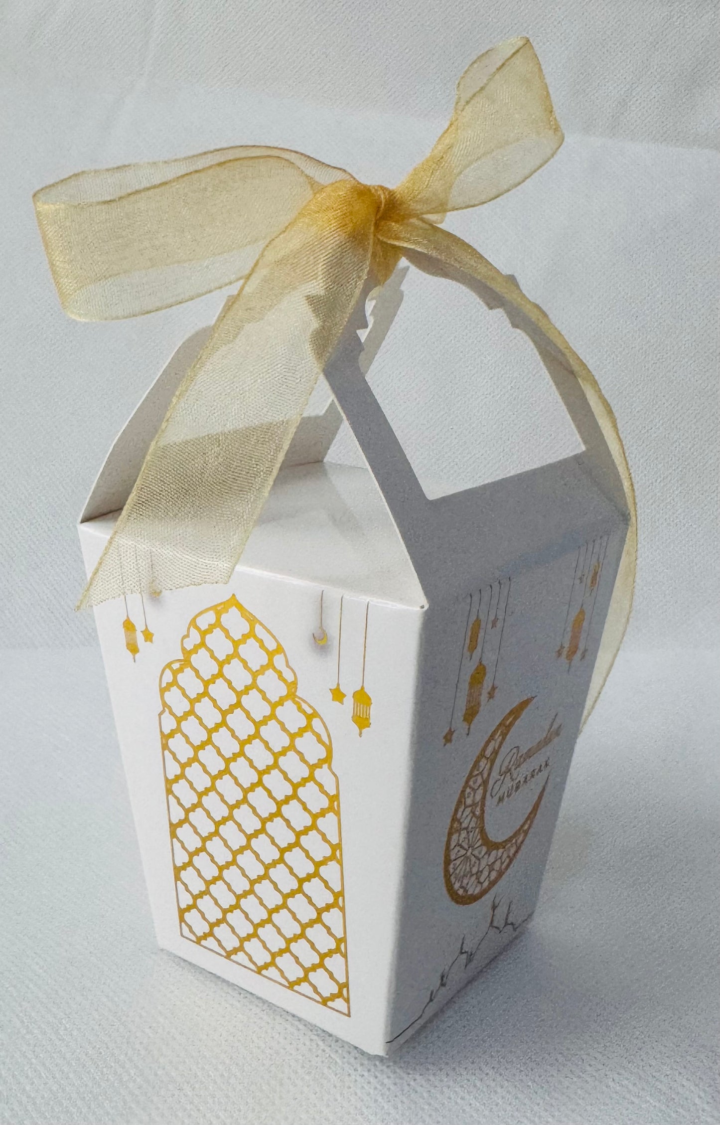 Ramadan Boxes For Sweets /Dates /Chocolates Lantern Style Gold/White Favour Boxes