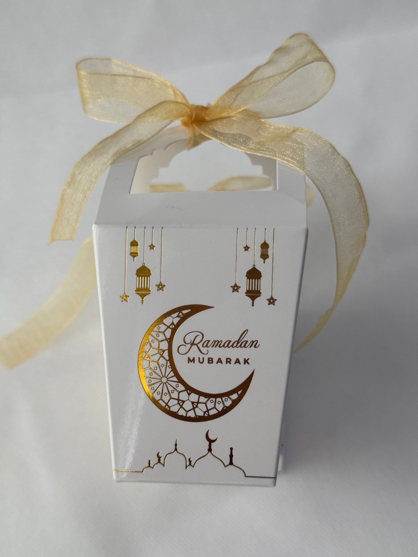 Ramadan Boxes For Sweets /Dates /Chocolates Lantern Style Gold/White Favour Boxes