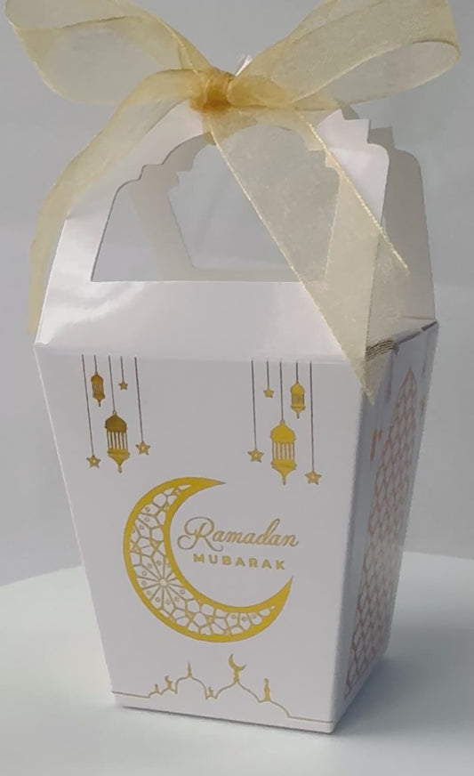 Ramadan Boxes For Sweets /Dates /Chocolates Lantern Style Gold/White Favour Boxes